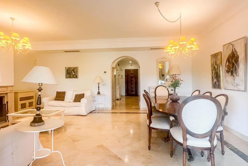 Oleholidays Adosado Alzambra Vasari Puerto Banus Holiday home