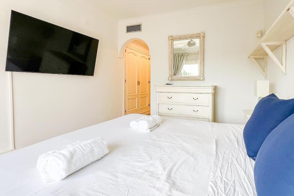 Oleholidays Adosado Alzambra Vasari Puerto Banus Holiday home Marbella